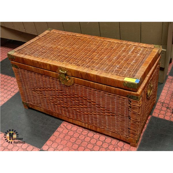 WICKER TRUNK WITH METAL LATCHES