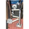 Image 1 : USED HUMANSCALE, M2 M/FLEX DUAL 2 MONITOR ARM