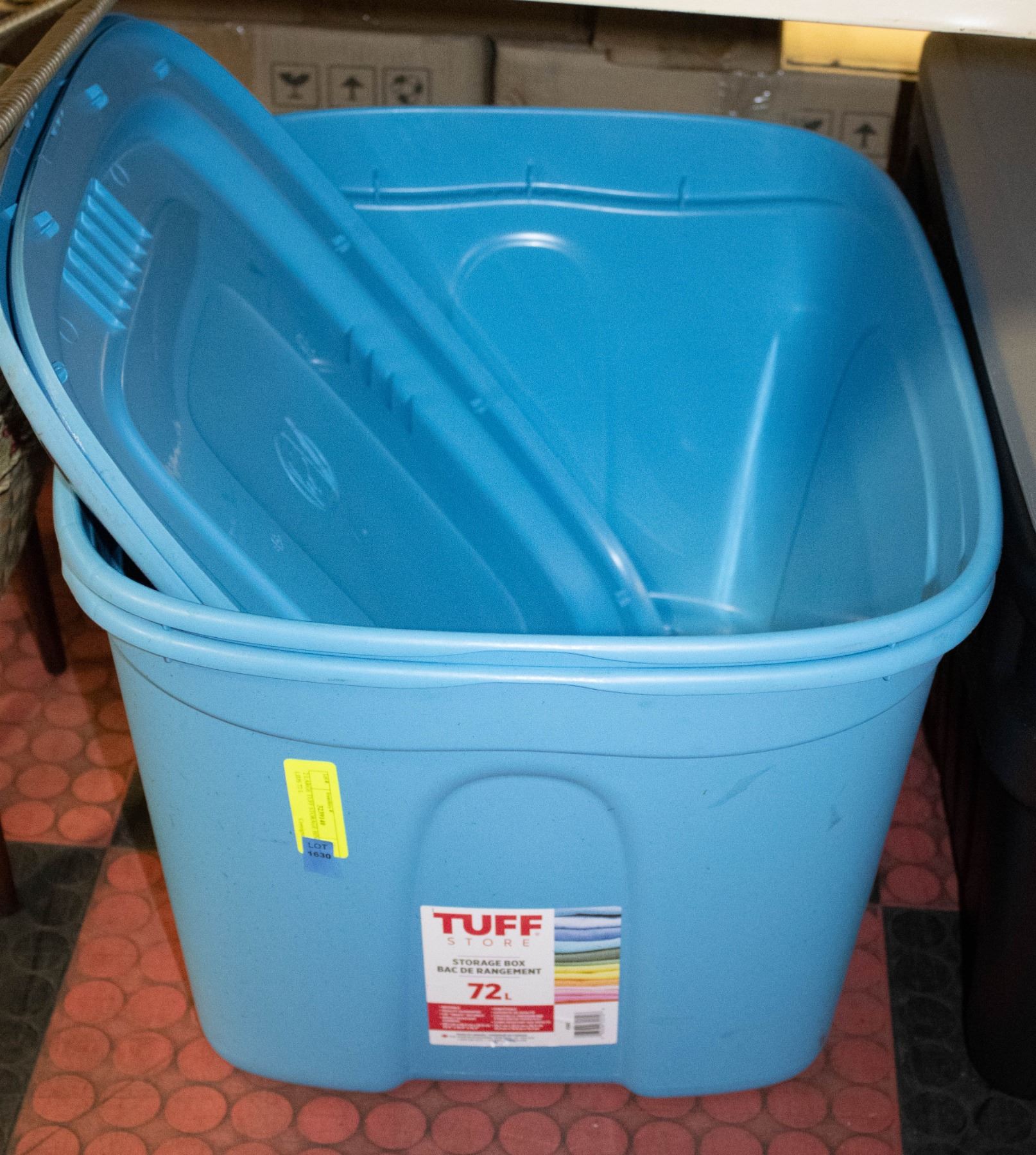 2 LARGE TUFF STORAGE BIN WITH LIDS 72 L