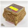 Image 1 : ORNATE VINTAGE JEWELRY BOX