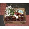 Image 1 : FLAT OF ESTATE DECOR INCLUDES CRYSTAL