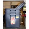 Image 1 : 3 RUBBERMAID TUBS WITH LIDS
