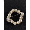 Image 1 : Vintage Pearl Brooch