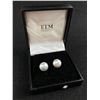 Image 1 : Large Grey Real Pearl Stud Earrings
