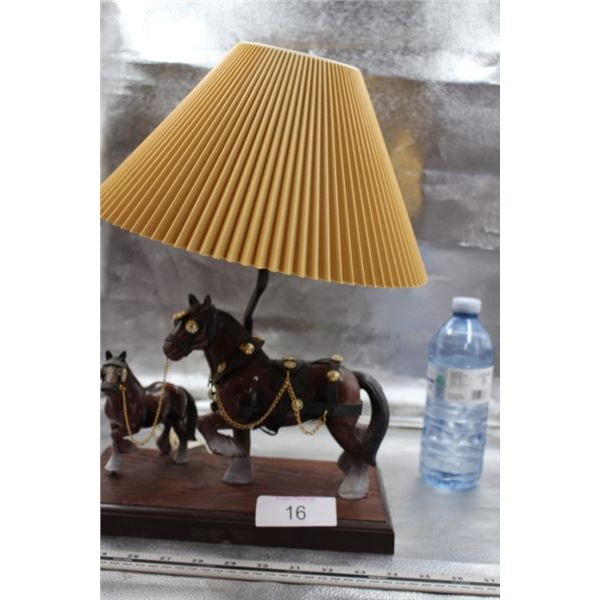 Vintage Table lamp w/ horses on the base