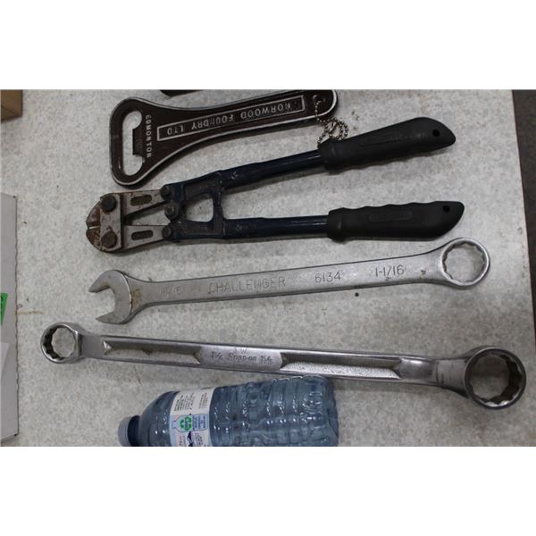 Bolt cutters, tape measures, novelty mug,
