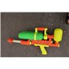 Image 4 : Water gun, Back gammon set, rifle scope,