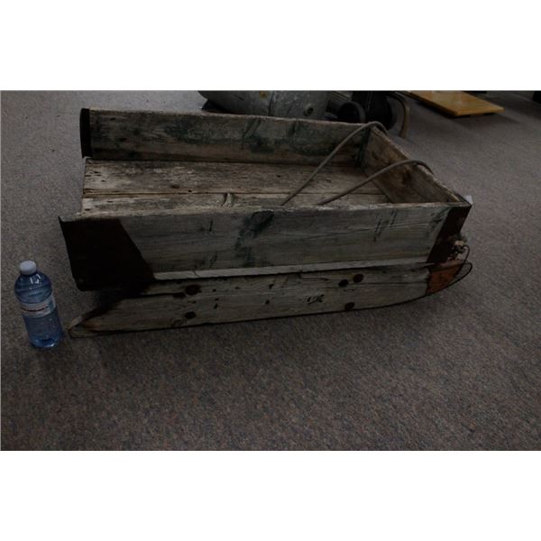 Vintage Wooden sled in very good condition