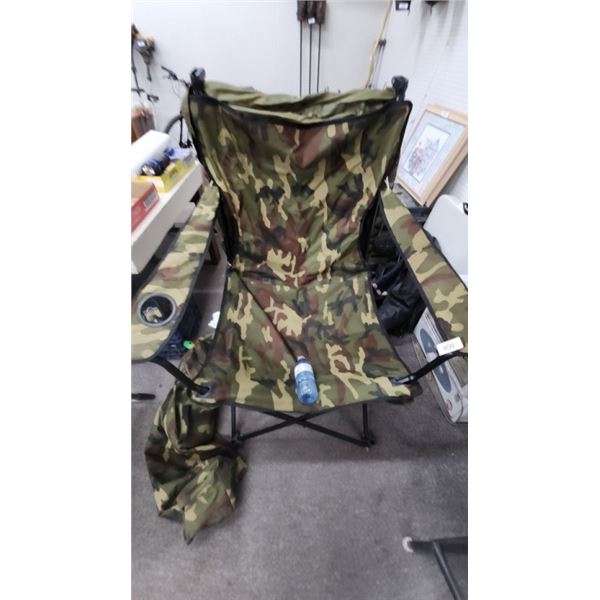 Folding camp chair with canopy