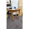 Image 1 : Vintage Roundntable D18" x 23" H