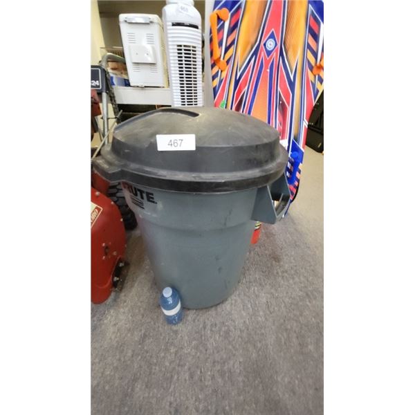 Brute garbage can