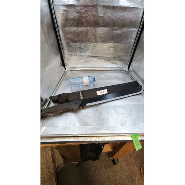 Gerber machete with caase