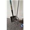 Image 2 : Yard tools