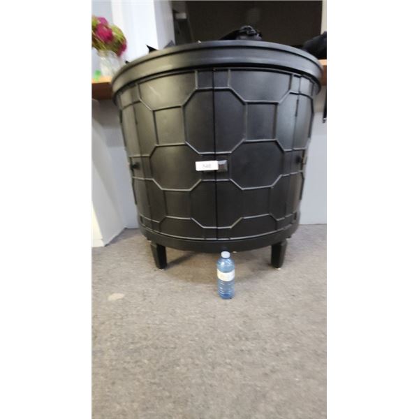 Hall table with storage/ Bar in good condition