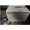 Image 1 : Mainstays air conditioner unit