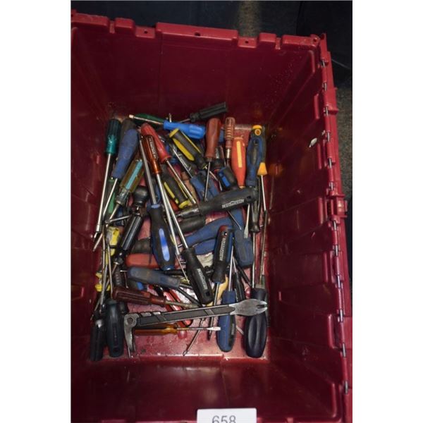 Misc Lot Screwdrivers, nail claw, etc