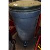 Image 1 : Garbage can with lid