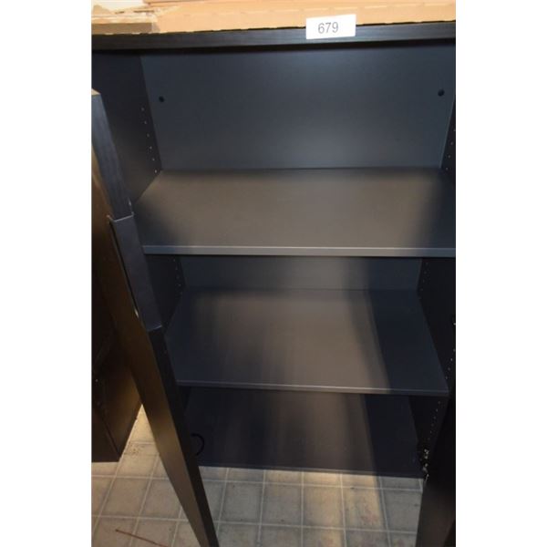 Storage cabinet