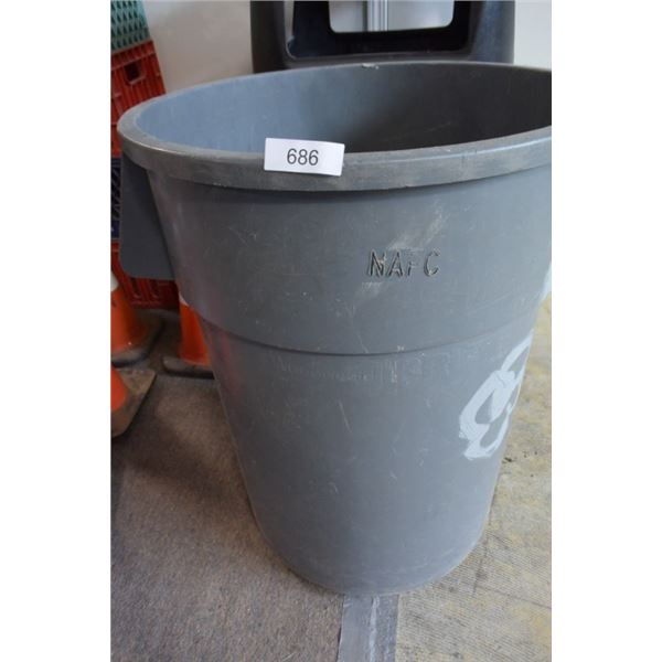 Garbage can