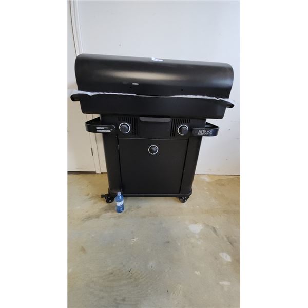 New BE Black Earth Smoker with wood chips