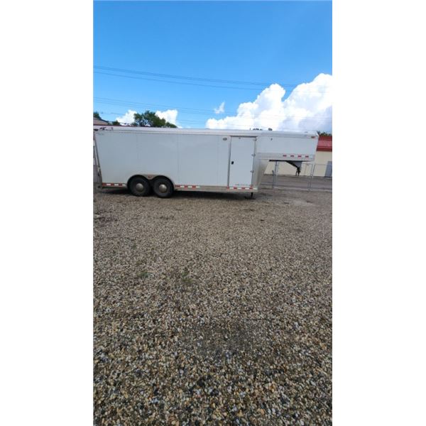 2004 - 4 Star Utility Trailer 28' Barn Doors