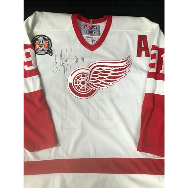 SERGEI FEDOROV SIGNED DETROIT REDWINGS STANLEY CUP CCM JERSEY (BECKETT COA)