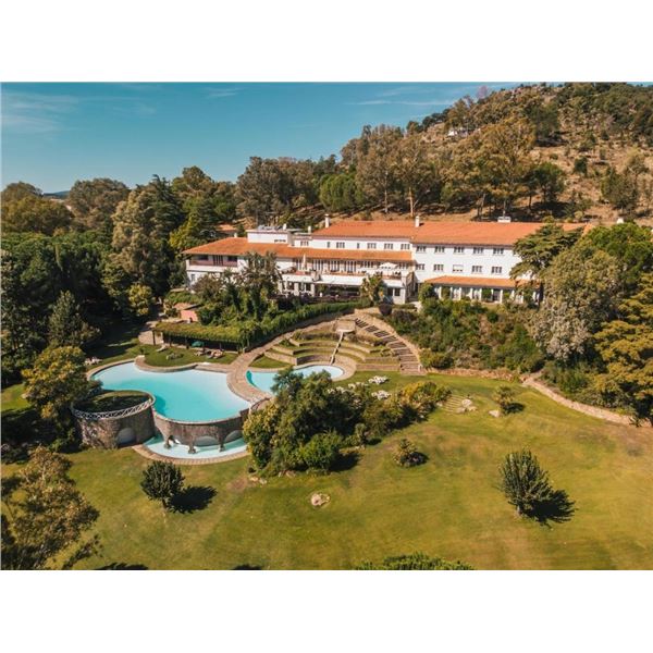 3-Day Luxury Hunt in Portugal: 8 Animal Package at Vale Feitoso Estate with Fonte Santa Resort Stay