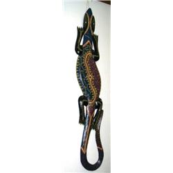 Wood lizard painted with incredible detail (4)