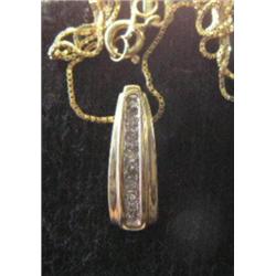 Diamond pendant and chain, 10K yellow gold, round cut, approx. .10 carats, clarity VS2-I2, color I, 