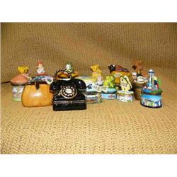 Lot of 18 ceramic containers: phone, bears, baskets, Alaska and Seattle (2)