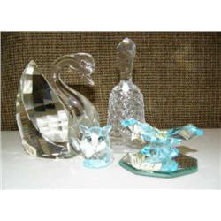 Lot of 5: glass bell, crystal swan, small mirror, blue crystal owl and butterfly (2)