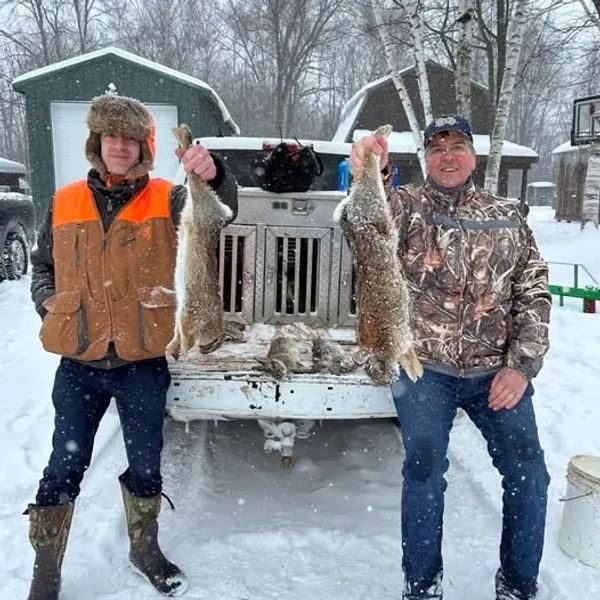 MICHIGAN – 1 DAY RABBIT HUNT FOR 3 HUNTER