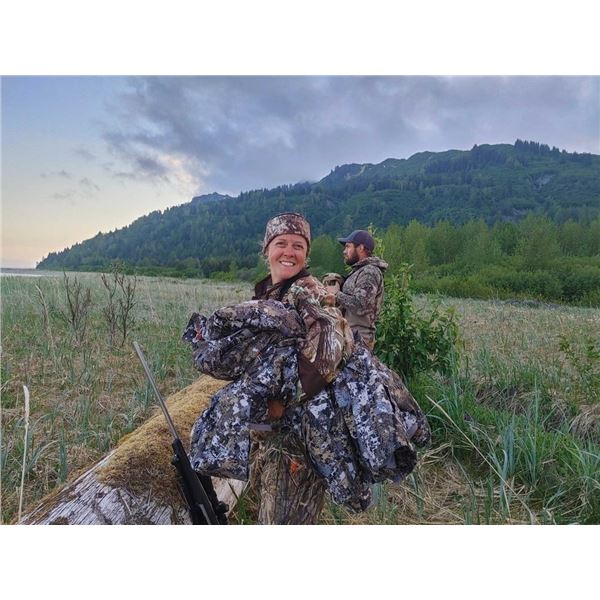ALASKA – 6 DAY SITKA BLACK TAIL DEER HUNT FOR 3 HUNTERS
