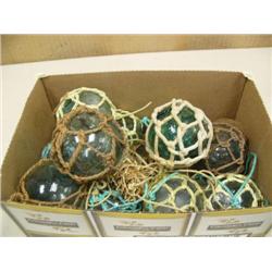 Lot of 12 fish floats with net (158)