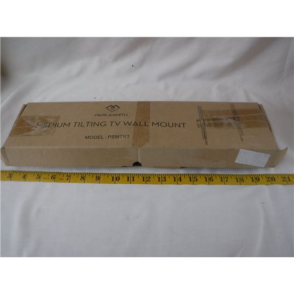 Perlesmith Medium Tilting Wall TV Mount