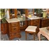 Image 2 : STANLEY VANITY DRESSER W/6 DRAWERS, TRI-FOLD MIRROR & UPHOLSTERED BENCH