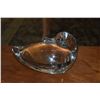 Image 2 : PAIR OF CLEAR GLASS DUCKS (1 BROKEN BEAK) (2 PCS)