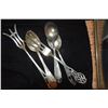 Image 2 : COLLECTION OF STERLING COLLECTORS SPOONS & FORKS (2 MARKED 800) (59 G STERLING & 24 G 800 SILVER)