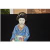 Image 2 : JAPANESE POLYCHROME GEISHA (15 1/2") (DOES NOT INCLUDE STAND)