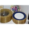 Image 2 : COLLECTION OF LUNCHEON PLATES (31 PCS)