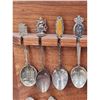 Image 13 : A Large Lot Of Souvenir Spoons Silver, Silverplated And Pewter With Enamels Assorted