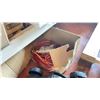 Image 2 : BLACK & DECKER MINI ELECTRIC EDGE MOWER WITH A BOX OF EXTENSION CORDS