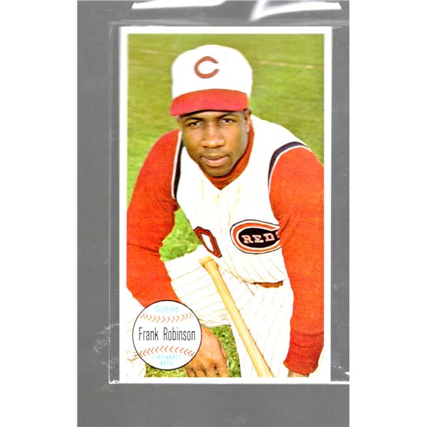 Frank Robinson 1964 Topps Giants #29 Very Well Centered, Color is great & Corners are sharp.