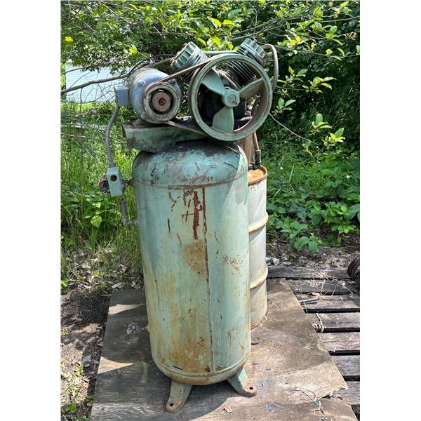 AIR COMPRESSOR - NOT TESTED