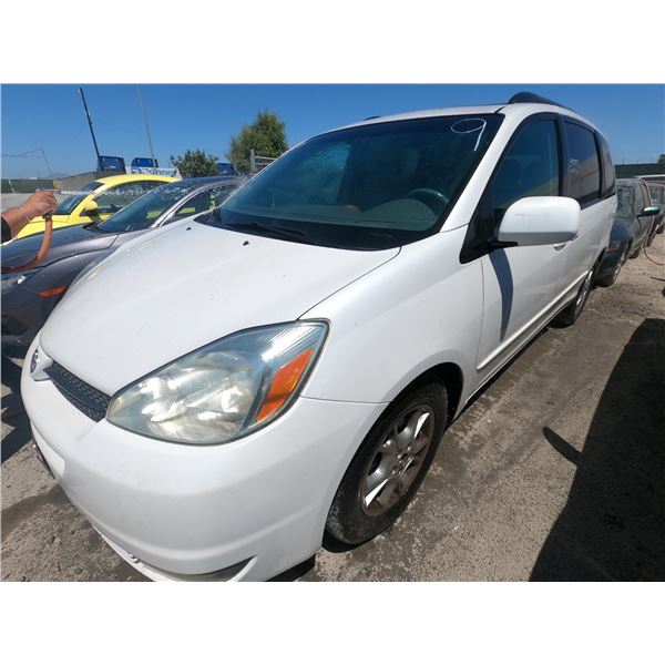 TOYOTA SIENNA 2004 ADT-DONATION