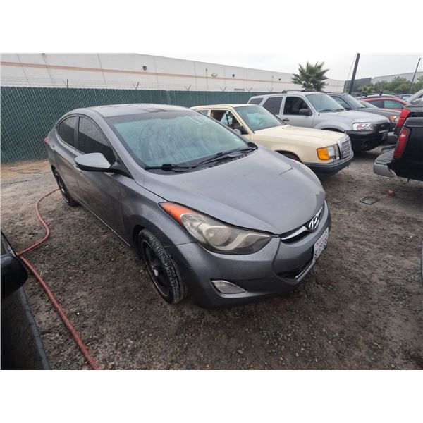 HYUNDAI ELANTRA 2012 SALV/T