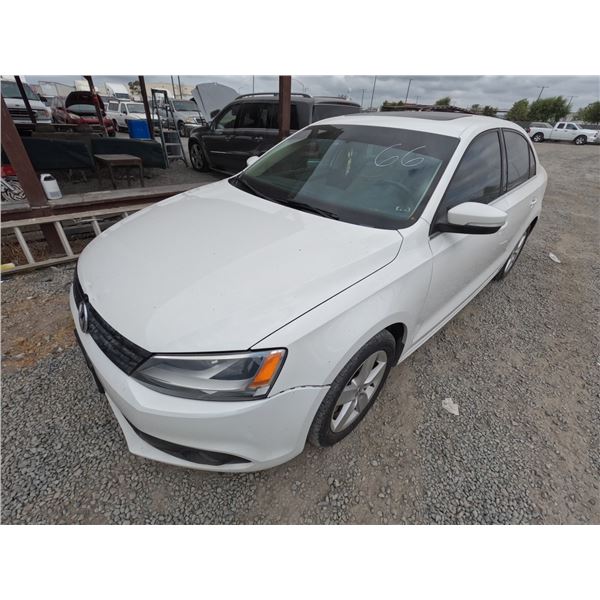 VW JETTA 2011 L/S  SALV