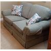 Image 2 : Love Seat 66x39x39