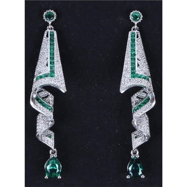 STUNNING LADIES GREEN DANGLE EARRINGS