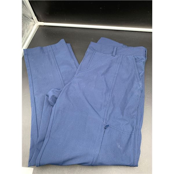 Kirkland Ladies Travel Pant (size 6)